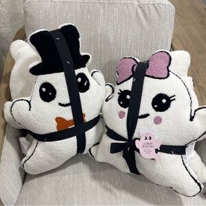👻Viral TikTok Ghost Couple HALLOWEEN Sherpa Pillow Set Boy and Girl NWOT👻